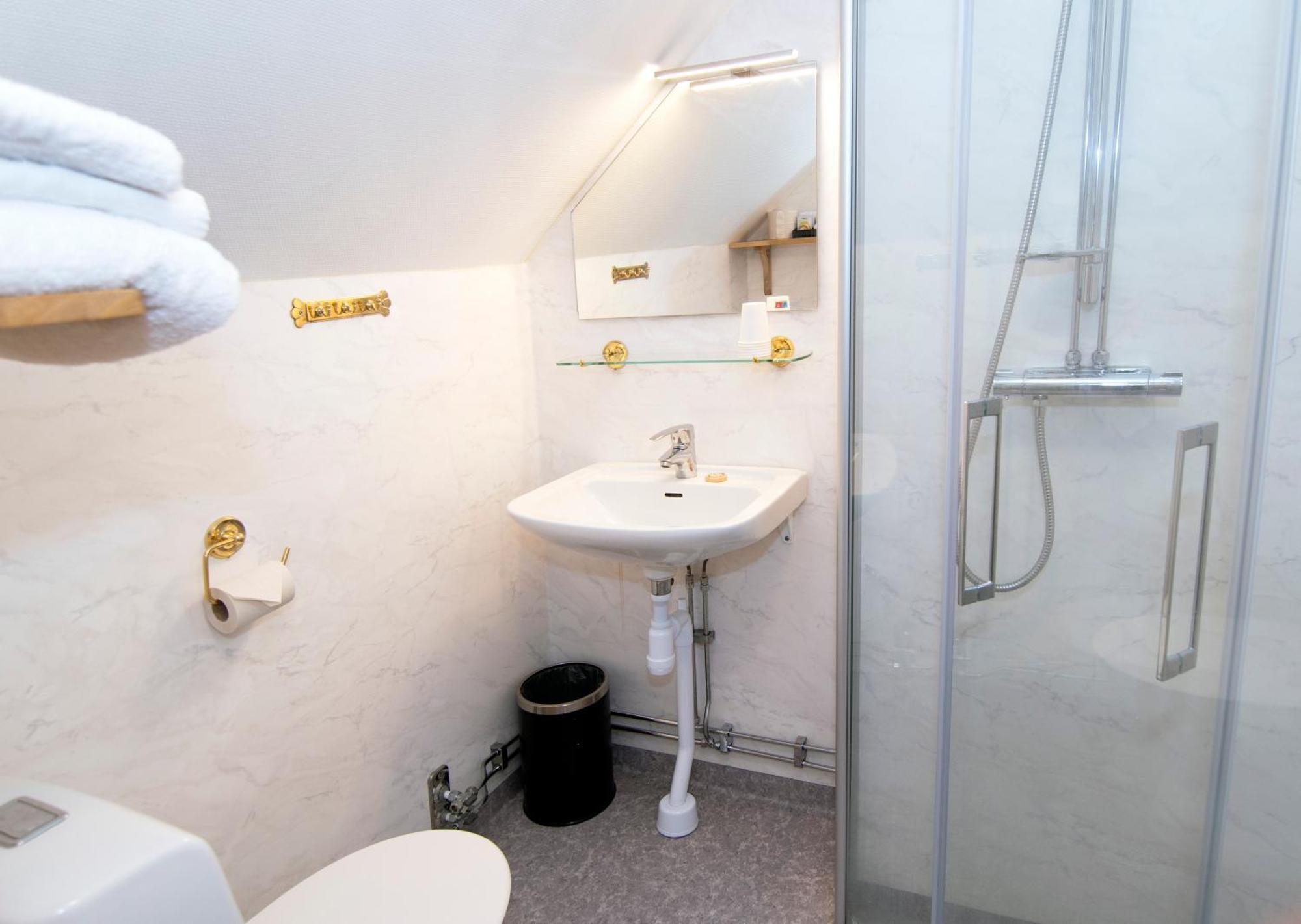 Hotell Krey Karlskoga Exterior foto